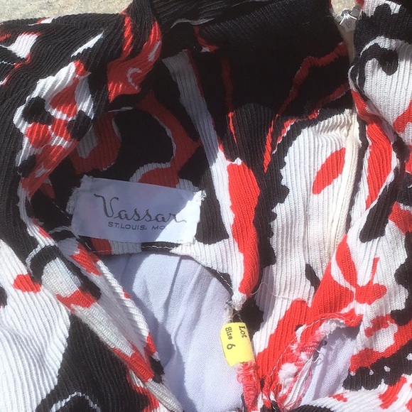 Vintage red and black dress - Picture 14 of 15